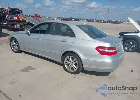 2010 Mercedes-Benz E 350 4Matic z USA, uszkodzony, nr VIN WDDHF8HB8AA163941